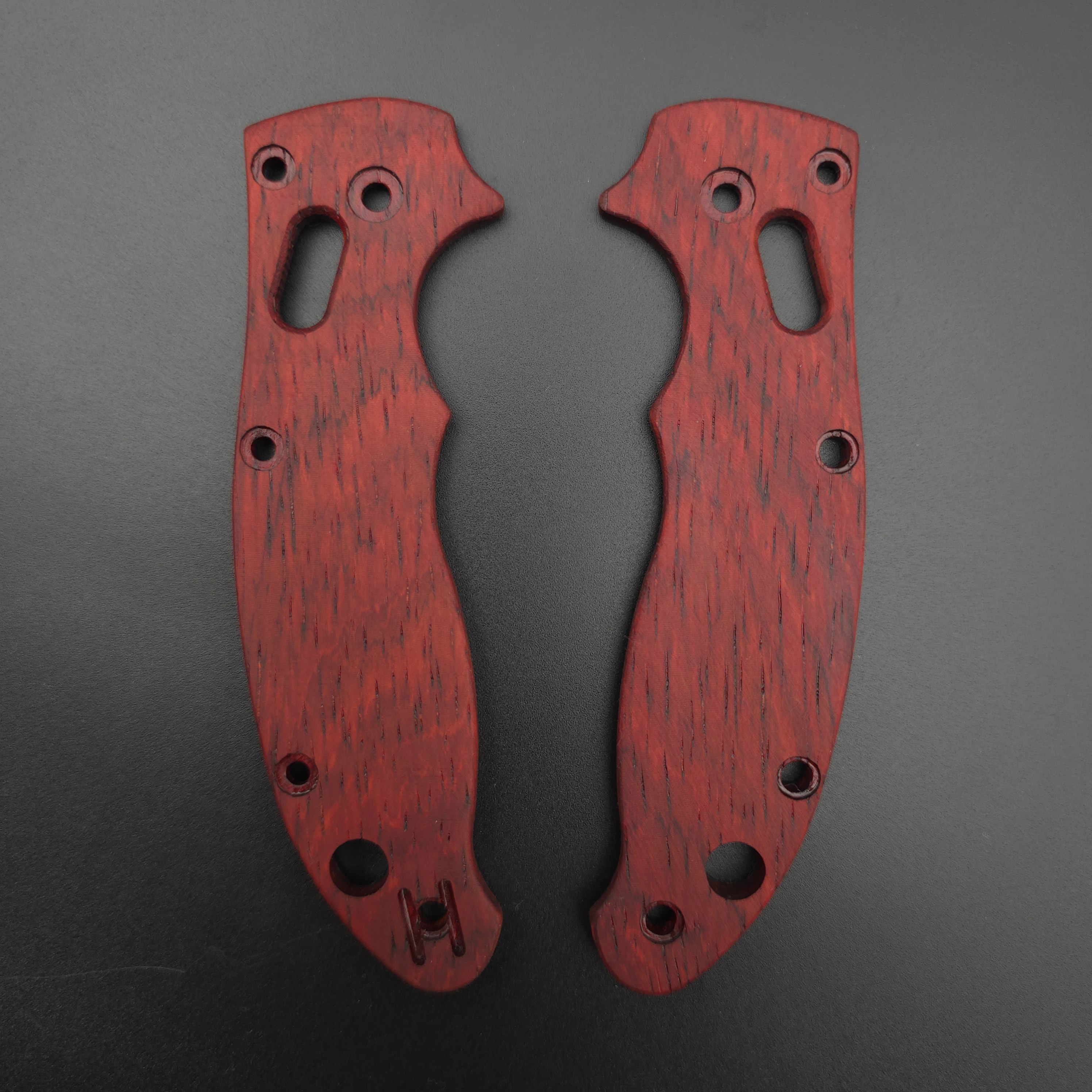 Traditional padauk scales for Spyderco Manix 2 Lightweight